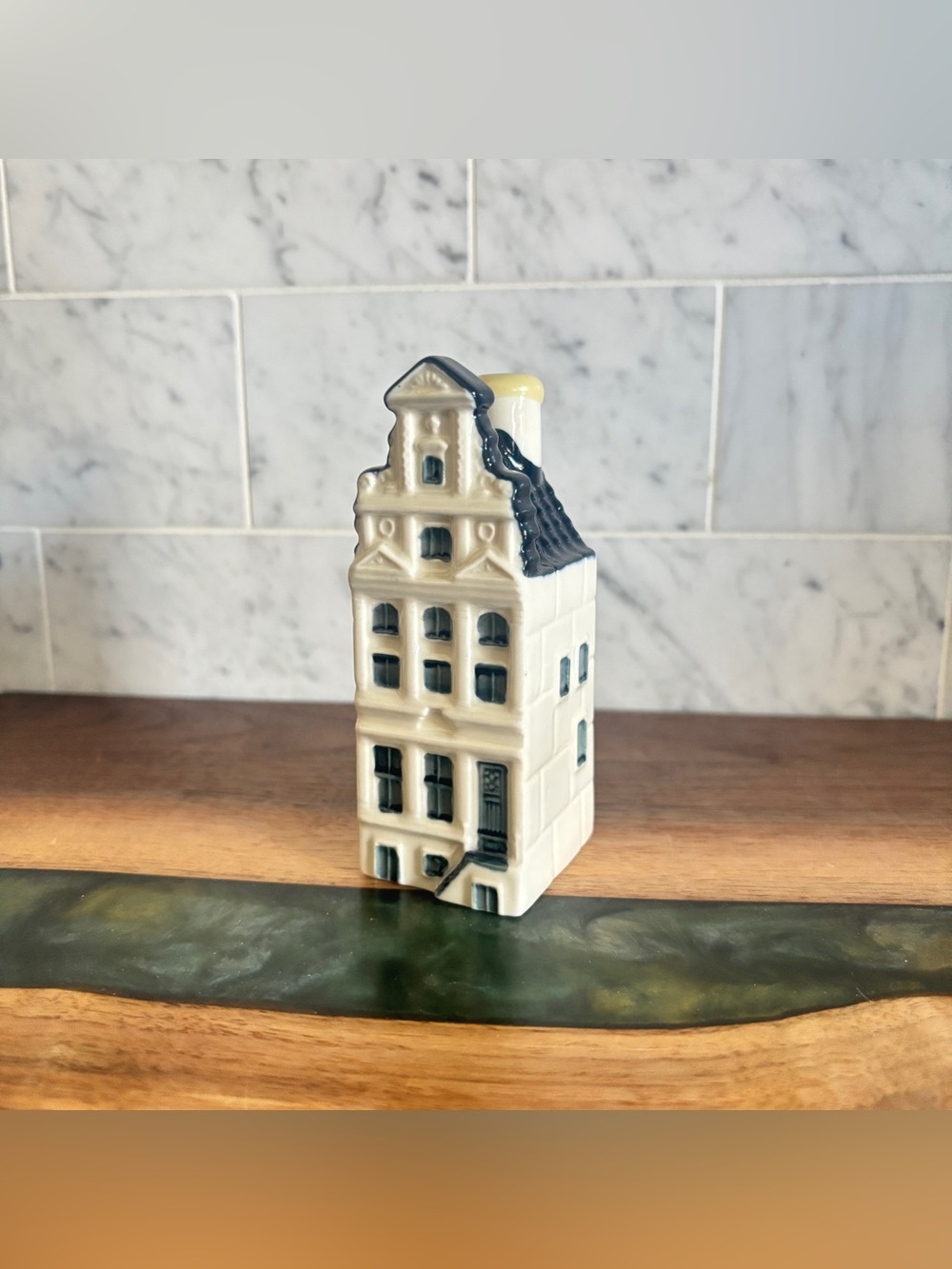 KLM Delft Blue House #69 Bols Distilleries Keizersgracht 319, Amsterdam - Sealed